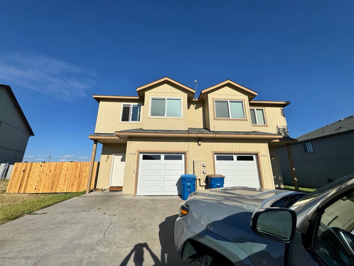 Completed townhome exterior repaint, Bend Oregon